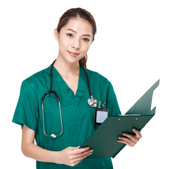 Médico con carpeta y estetoscopio.